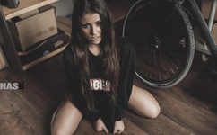 男性被男性进行多人运动小说